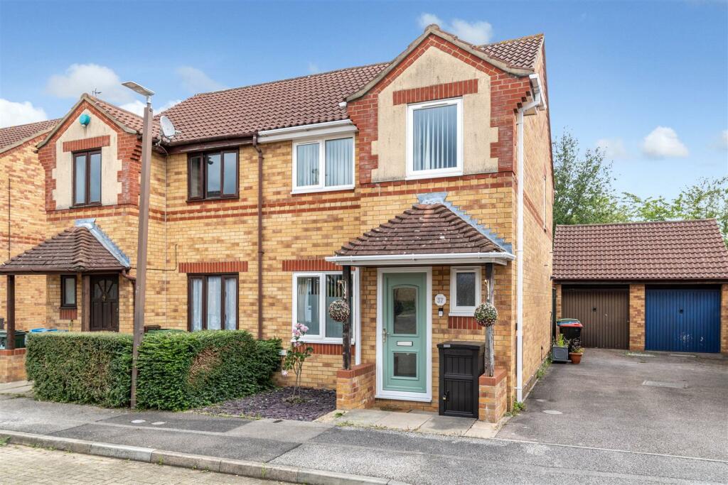 3 bedroom semidetached house for sale in Millbank Place, Kents Hill, MK7