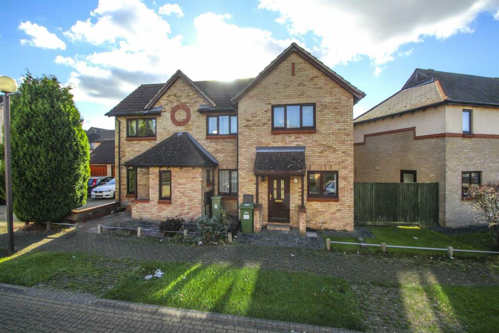 2 bedroom semidetached house for rent in Nathanial Close, Shenley