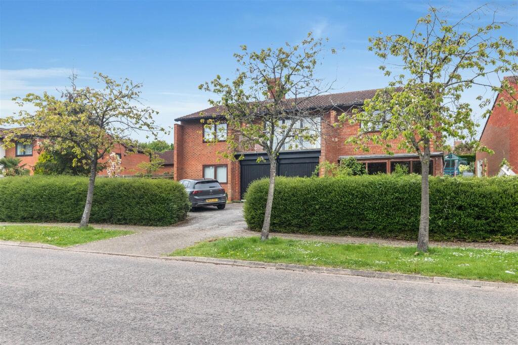 Main image of property: Colesbourne Drive, Downhead Park, Milton Keynes