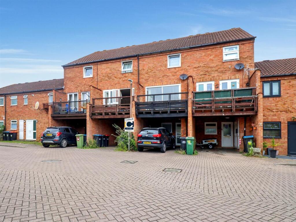 Main image of property: Fletchers Mews, Neath Hill, Milton Keynes