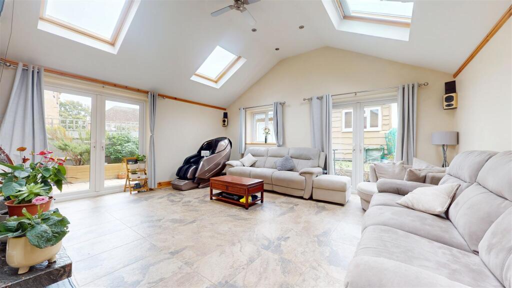 Main image of property: Hamilton Lane, Bletchley, Milton Keynes