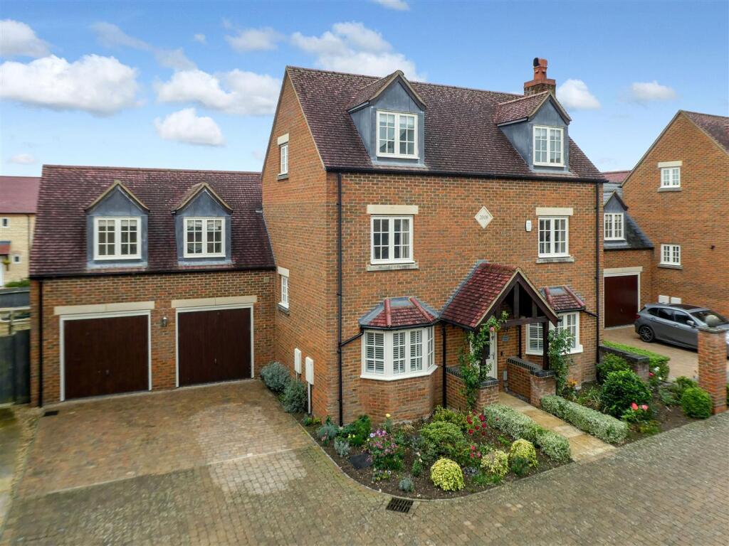 Main image of property: Cuckoo Hill Rise, Hanslope, Milton Keynes