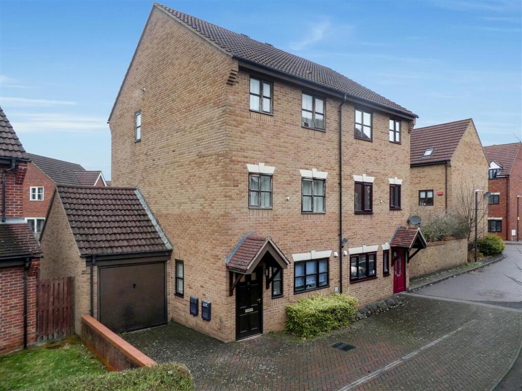 Main image of property: Dartington Place, Westcroft, Milton Keynes