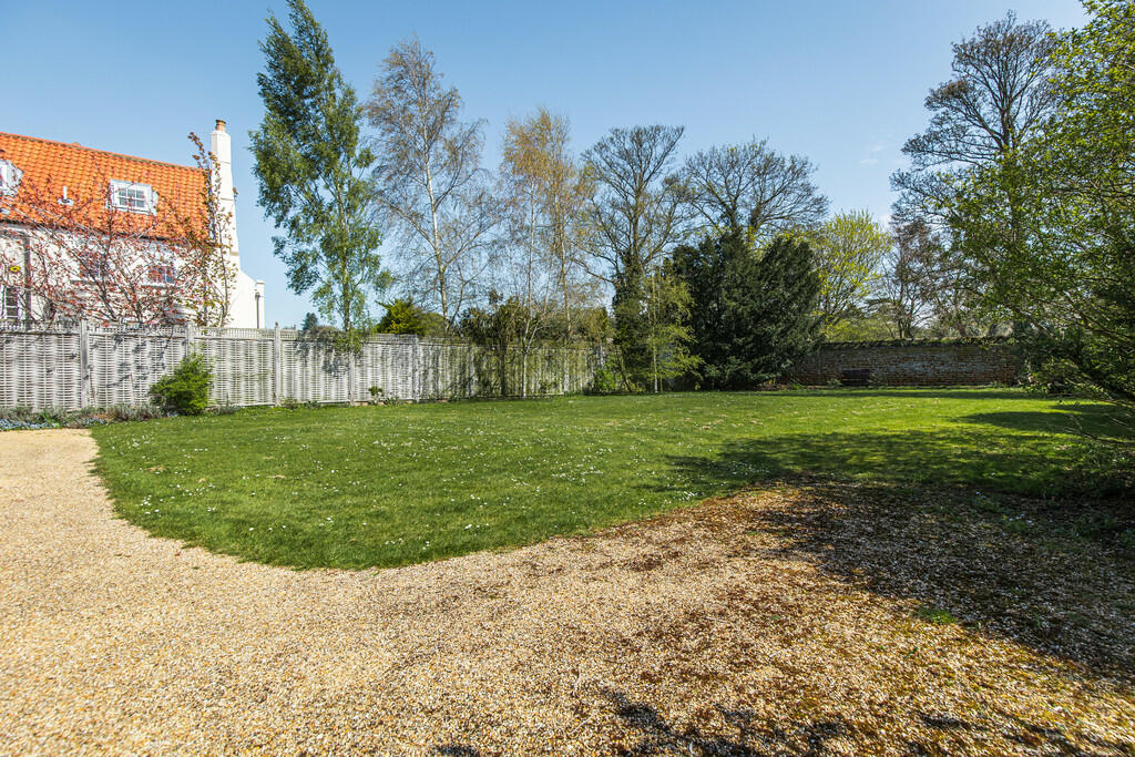 4 bedroom detached house for sale in Dersingham, PE31