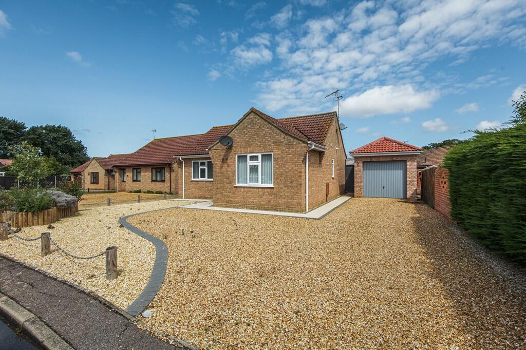 3 bedroom detached bungalow for sale in Heacham, PE31