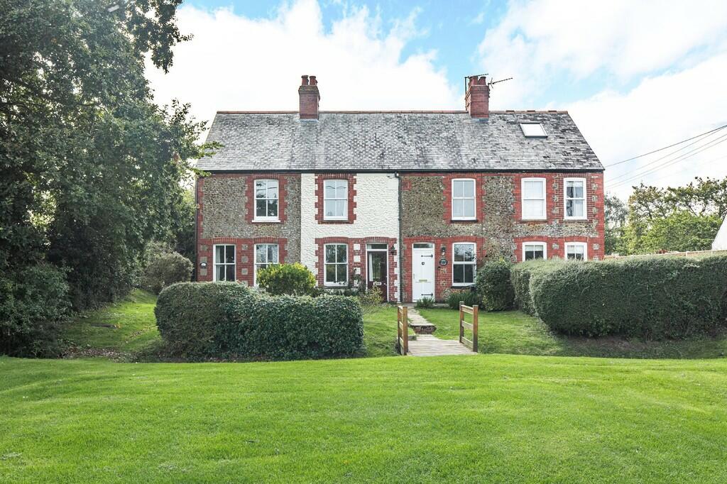 2 bedroom terraced house for sale in Thornham, PE36