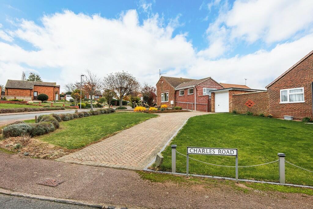 2 bedroom detached bungalow for sale in Hunstanton , PE36
