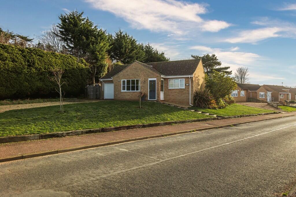 2 bedroom detached bungalow for sale in Hunstanton, PE36