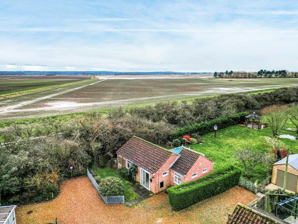 2 bedroom detached bungalow for sale in PE31