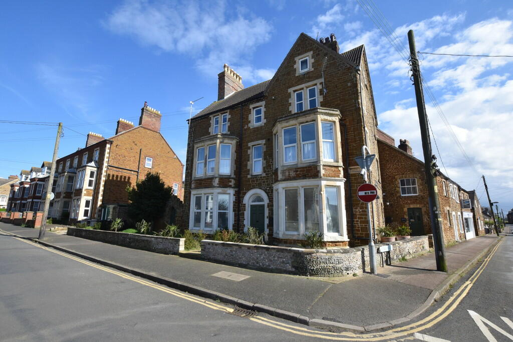 1 bedroom apartment for sale in Hunstanton, PE36