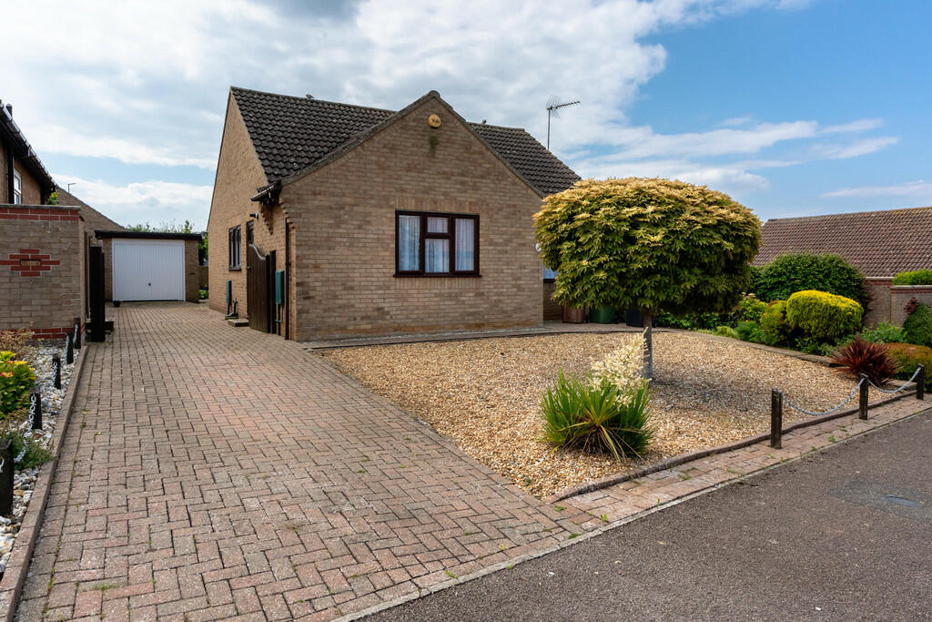 2 bedroom detached bungalow for sale in Hunstanton, PE36