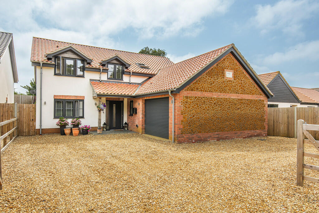 4 bedroom detached house for sale in PE31