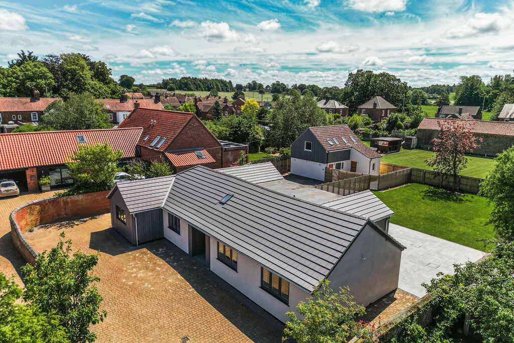 4 bedroom detached bungalow for sale in PE31