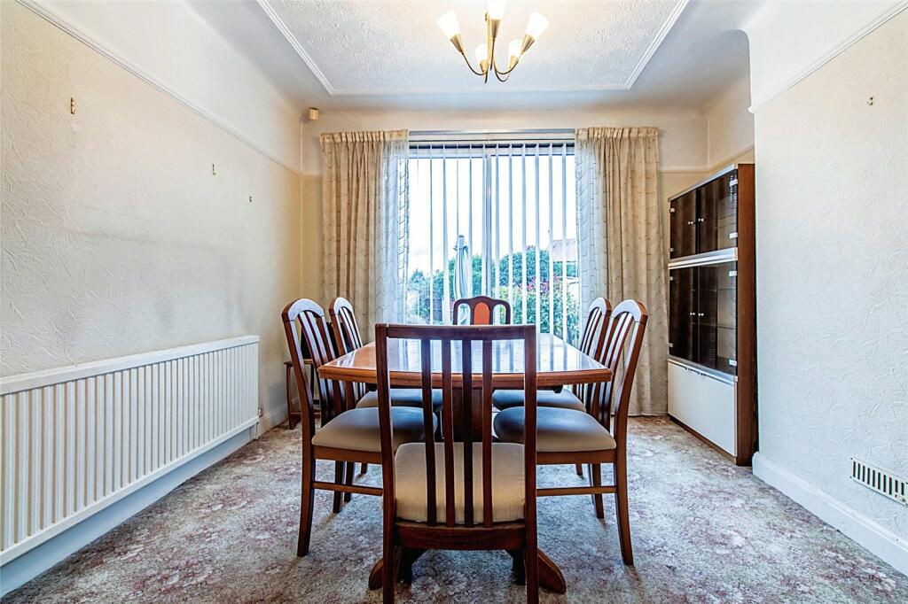 https://media.rightmove.co.uk/13k/12200/132269807/12200_ART230138_IMG_06_0000.jpeg