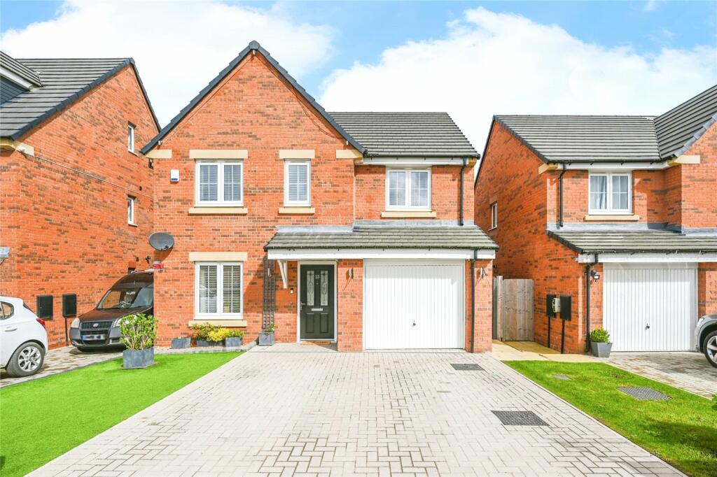 4 bedroom detached house for sale in Fields Avenue, Halewood, Liverpool