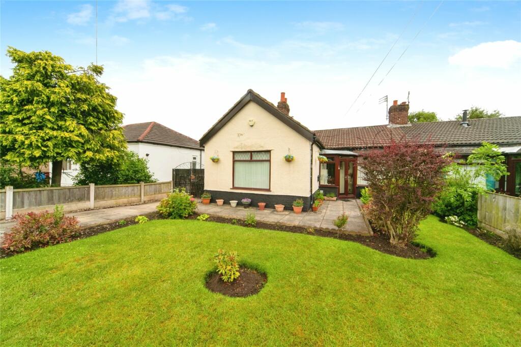 3 bedroom bungalow for sale in The Avenue, Halewood, Liverpool