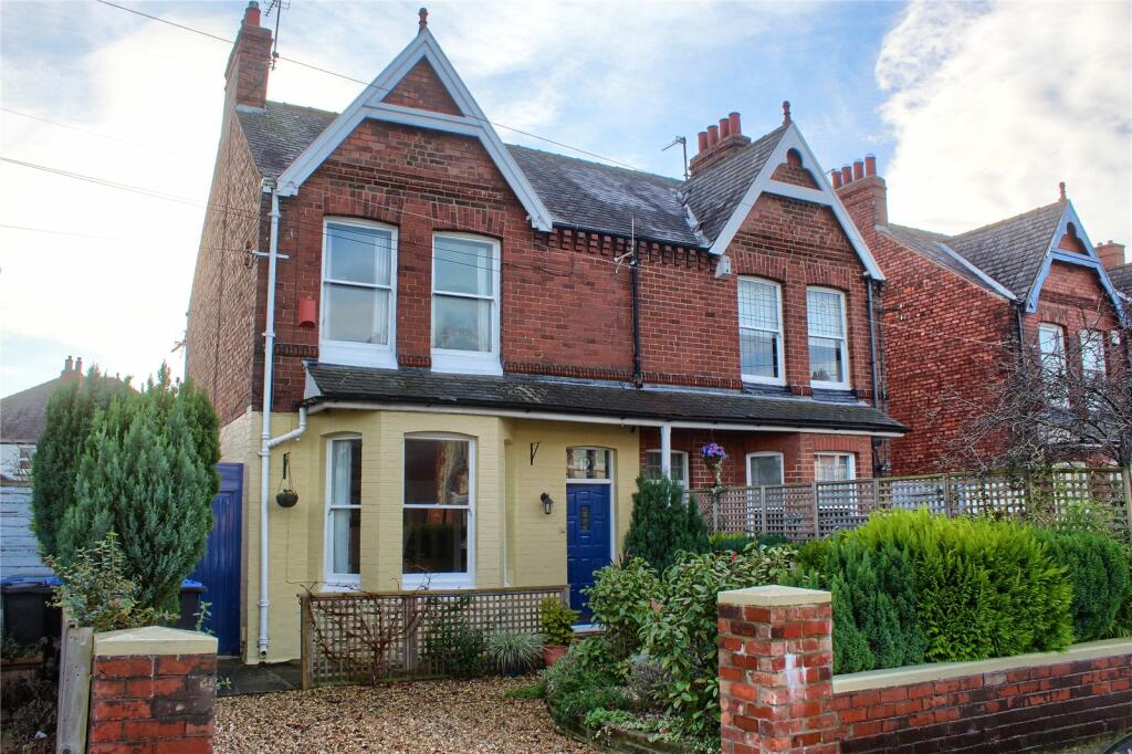 3 bedroom semidetached house for sale in Claude Avenue, Linthorpe, TS5