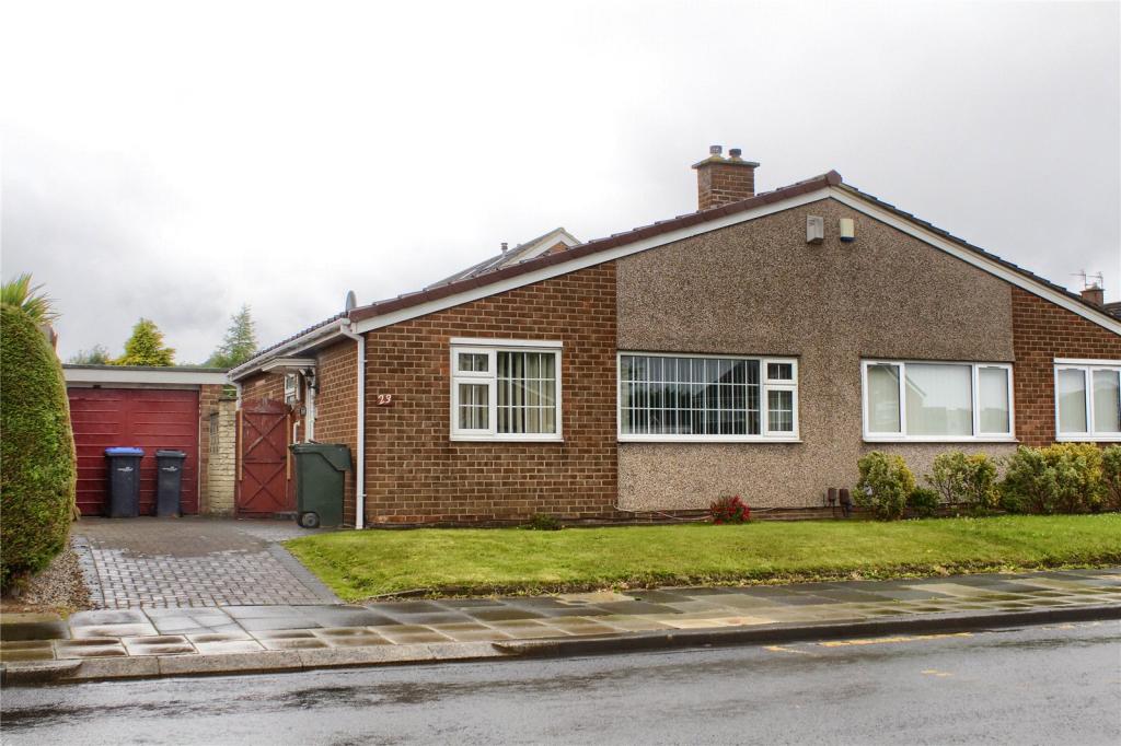 2 bedroom bungalow for sale in Rievaulx Drive, Acklam Hall, TS5