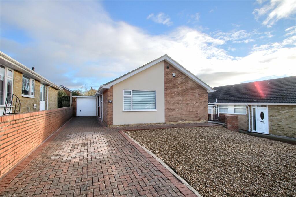 3 bedroom bungalow for sale in Valley Gardens, Eaglescliffe, TS16