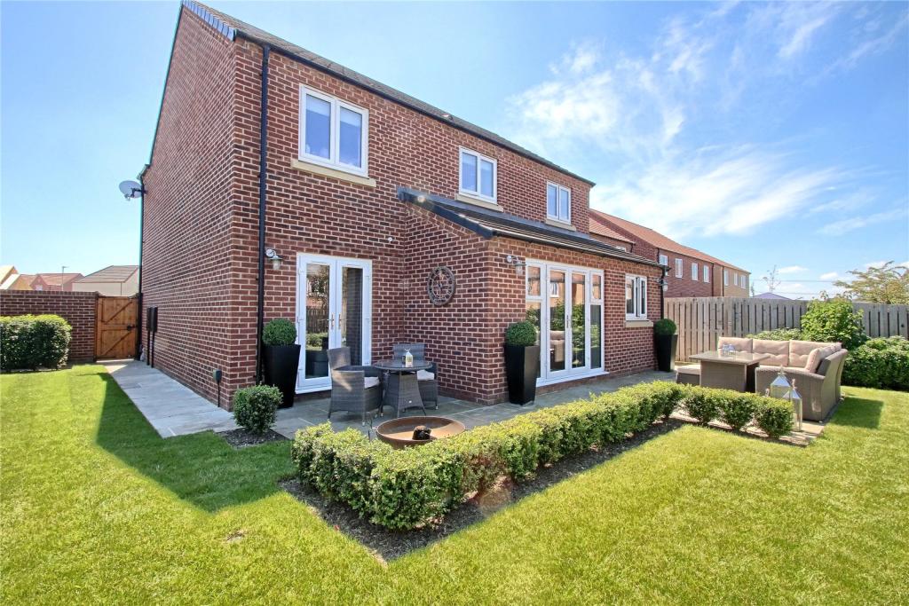 4 bedroom detached house for sale in Mallard Drive, Yarm, TS15