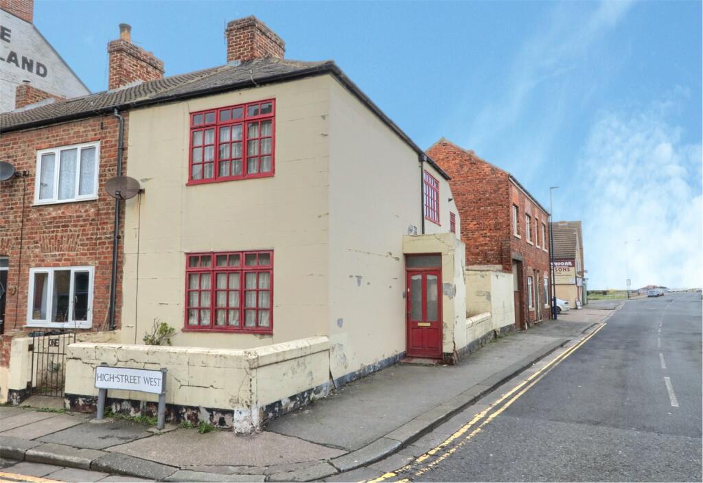 2 bedroom end of terrace house for sale in High Street West, Redcar, TS10