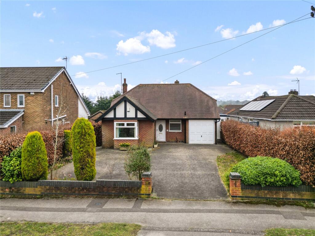 Main image of property: Vernon Crescent, Ravenshead, Nottingham, Nottinghamshire, NG15