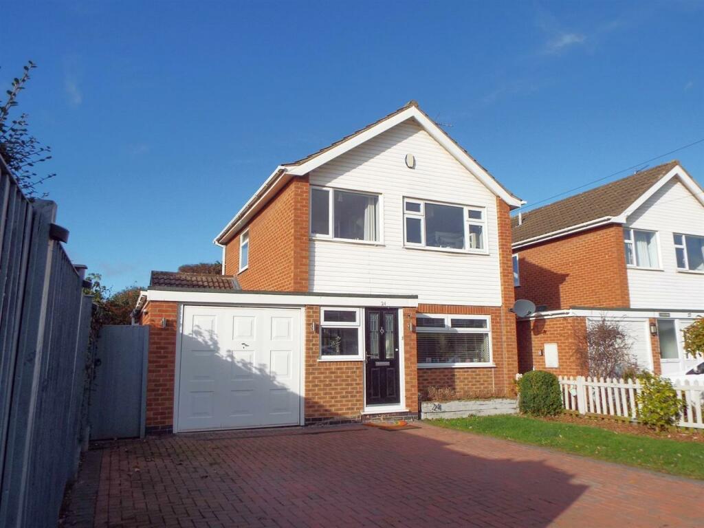 3 bedroom detached house for sale in Woodland Drive, Southwell