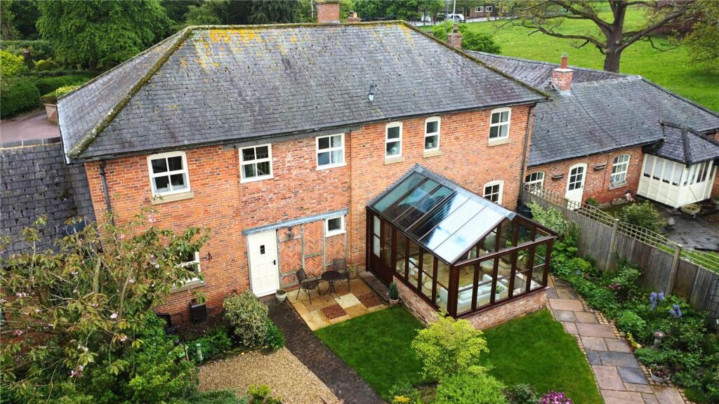 4 bedroom terraced house for sale in Main Street, Oxton, Southwell, Nottinghamshire, NG25
