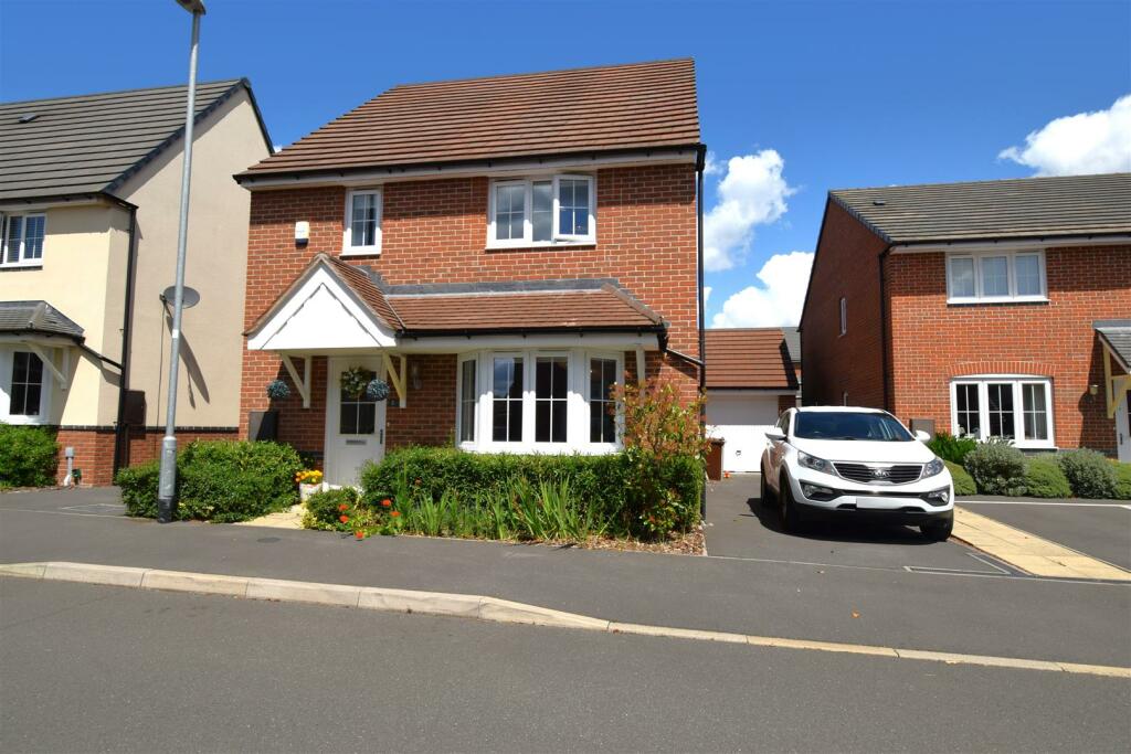 4 bedroom detached house for sale in Browns Court, Farnsfield