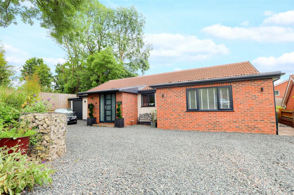 4 bedroom bungalow for sale in Chatsworth Avenue, Southwell