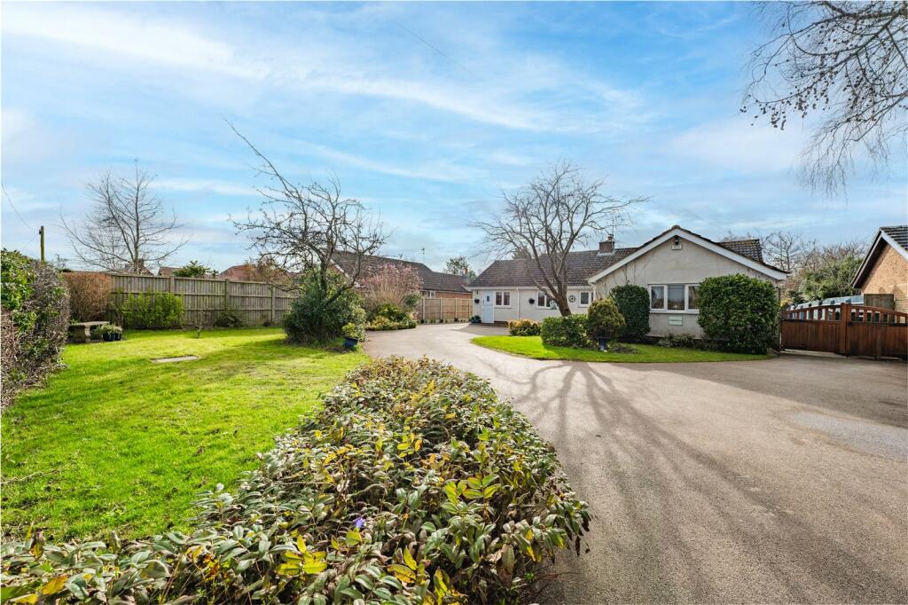4 bedroom bungalow for sale in Gravelly Lane, Fiskerton, Southwell