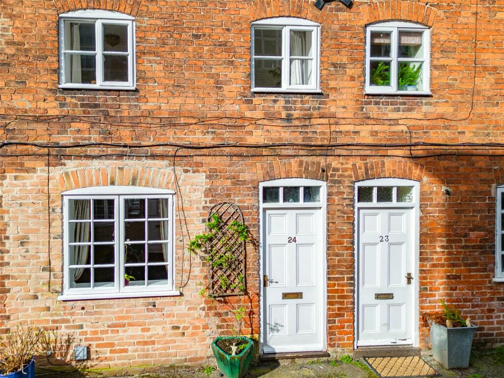 2 bedroom terraced house for sale in Maythorne, Southwell