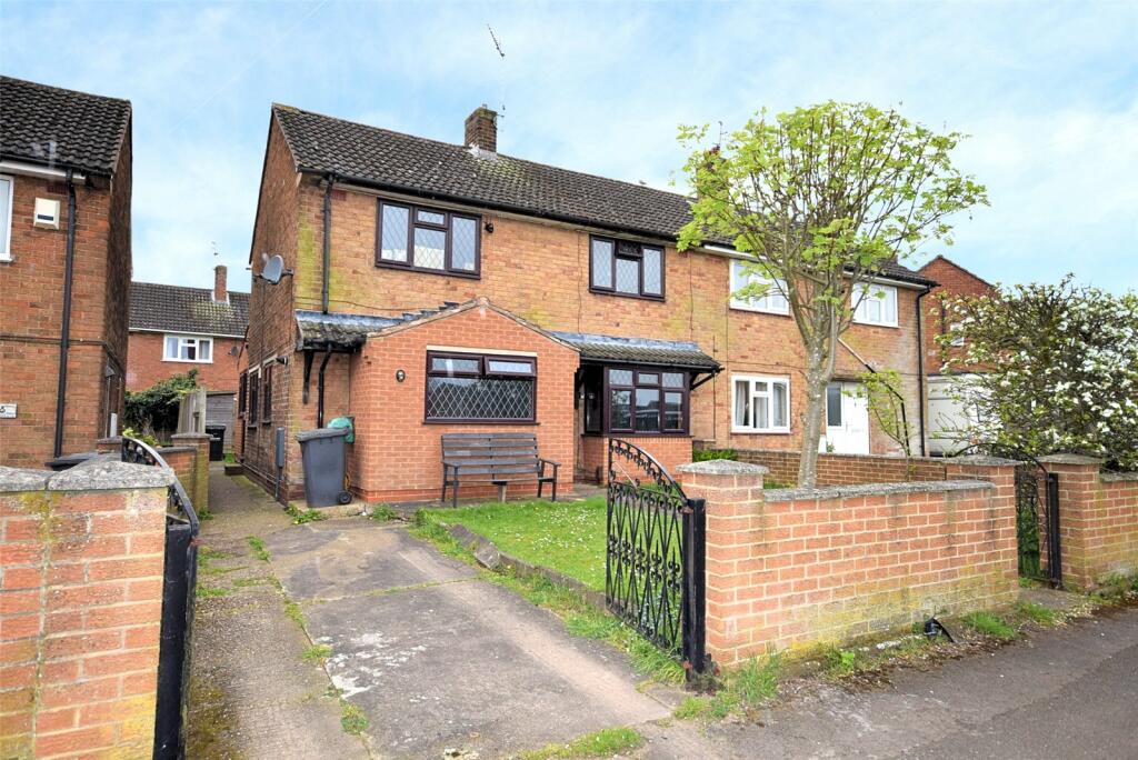 4 bedroom semidetached house for sale in Broom Road, Calverton