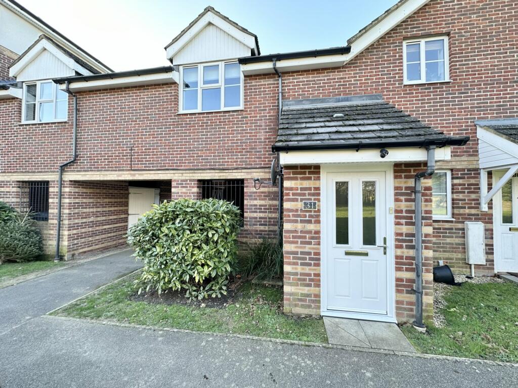 2 bedroom coach house for sale in Kingswood Close, Camberley, Surrey, GU15