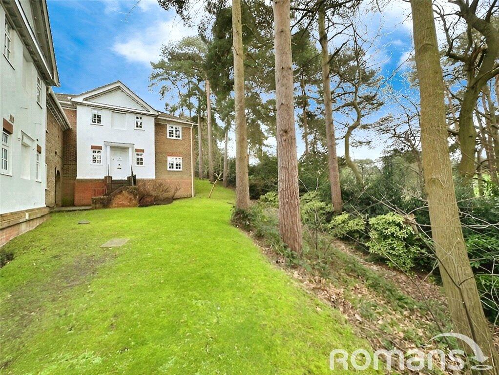 1 bedroom apartment for sale in Fairway Heights, Camberley, Surrey, GU15