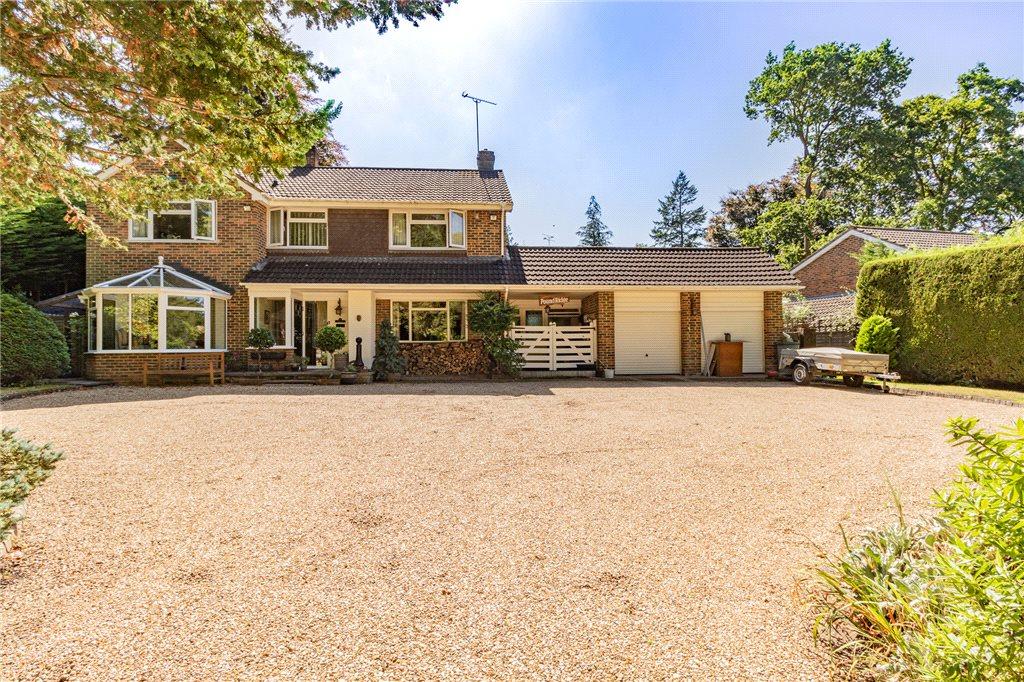 4 bedroom detached house for sale in Springfield Road, Camberley