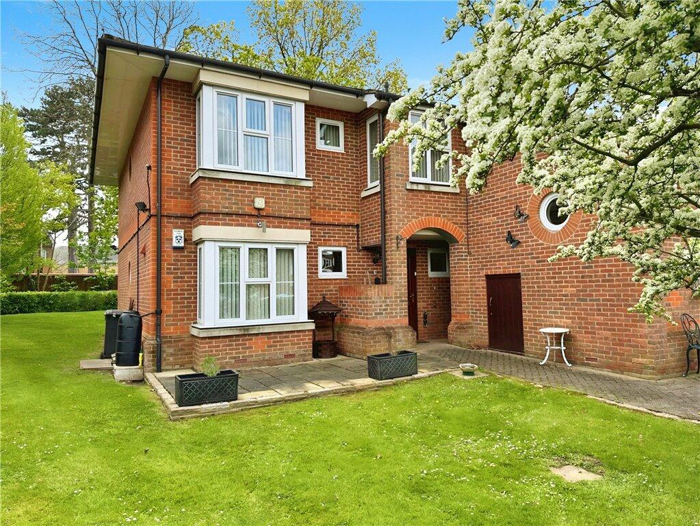 2 bedroom apartment for sale in Shilling Close, Tilehurst, Reading, RG30