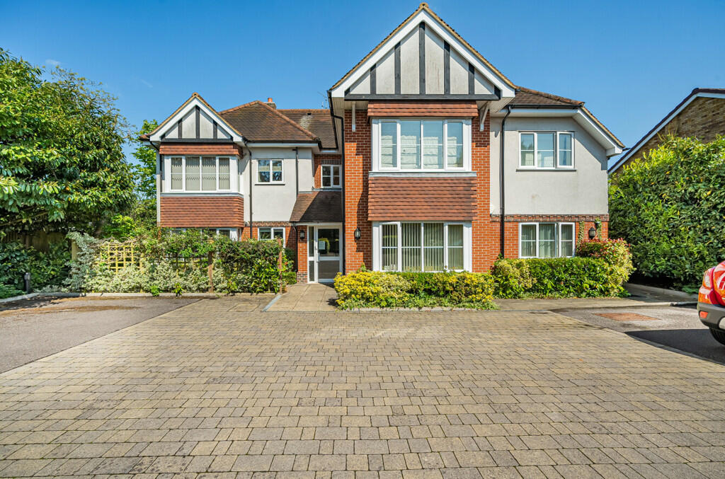 2 bedroom apartment for sale in Armour Road, Tilehurst, Reading, RG31