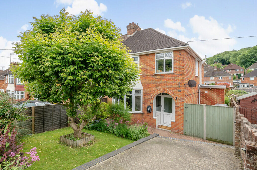 3 bedroom semidetached house for sale in Kentwood Hill, Tilehurst