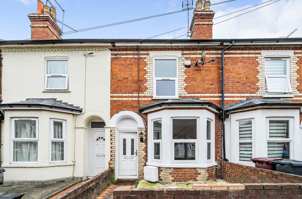 3 bedroom terraced house for sale in Cholmeley Road, Reading, Berkshire, RG1