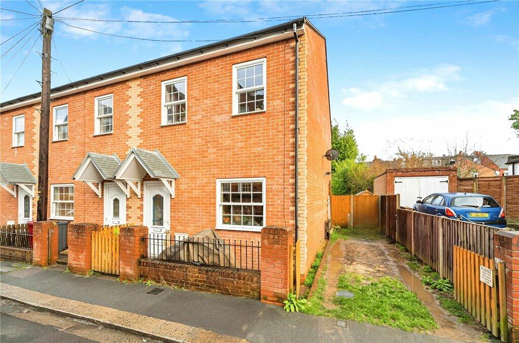 3 bedroom end of terrace house for sale in Wilson Road, Reading