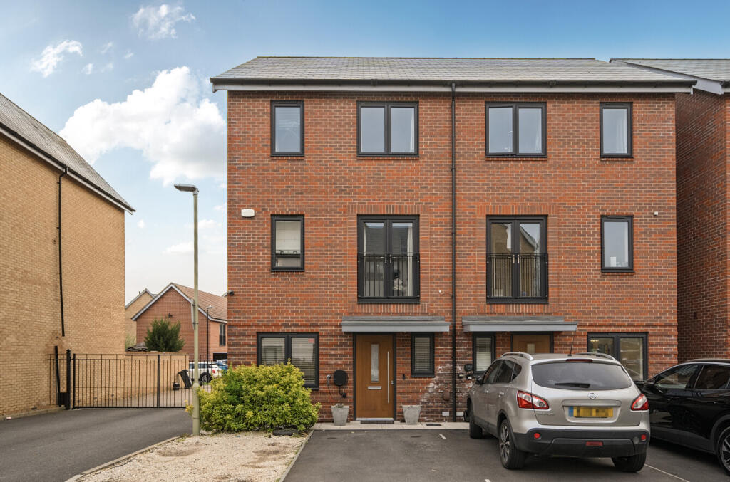 Main image of property: Tidman Road, Reading