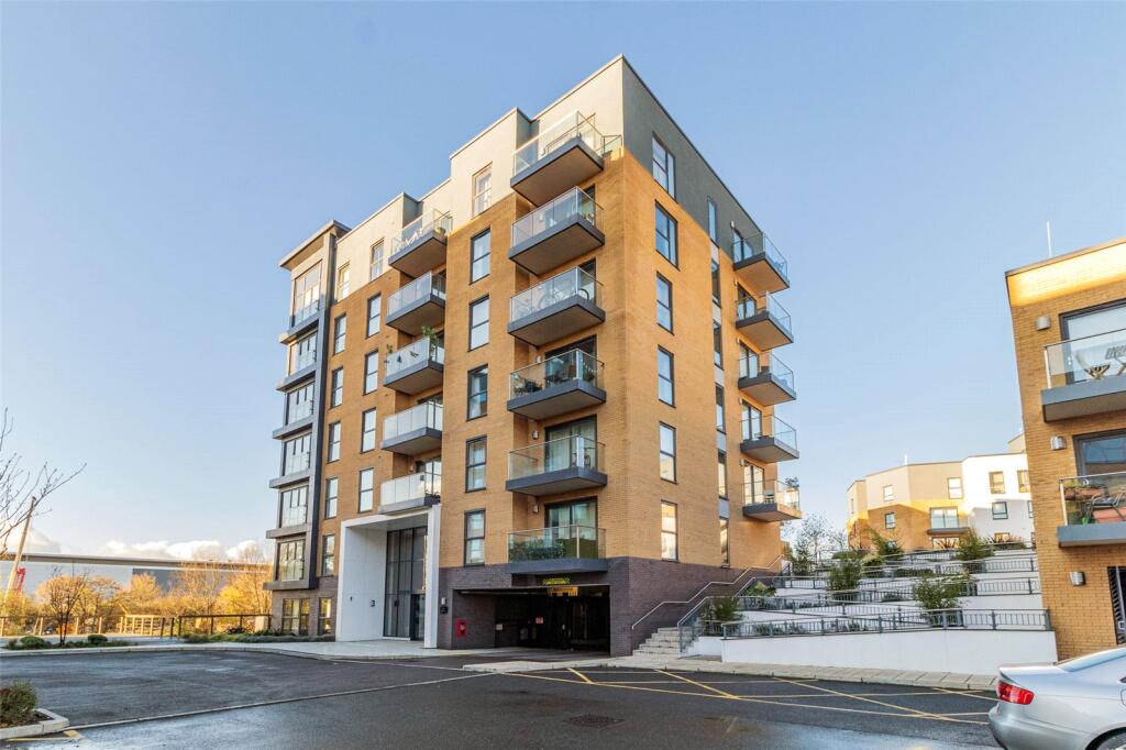 Main image of property: Bedwyn Mews, Reading, Berkshire