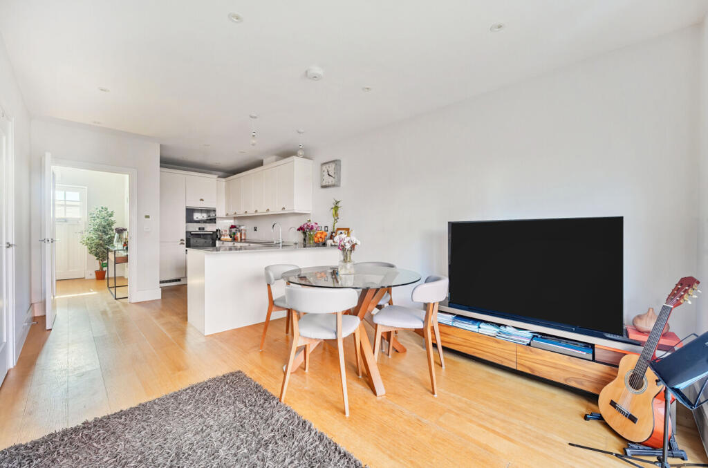Main image of property: Longwater Avenue, Reading, Berkshire