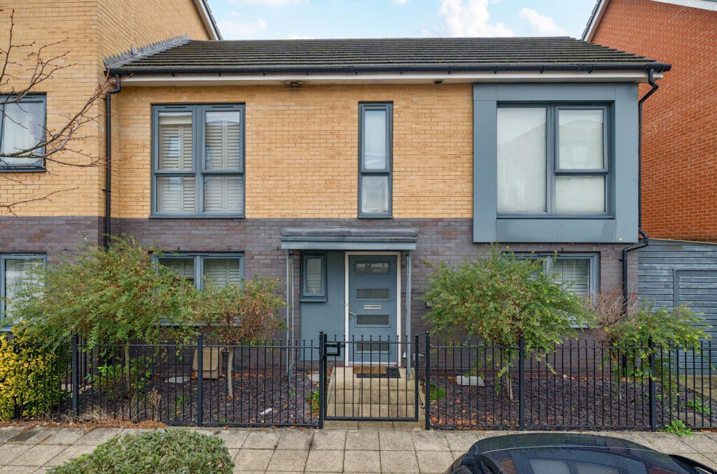 Main image of property: Padworth Avenue, Reading, Berkshire