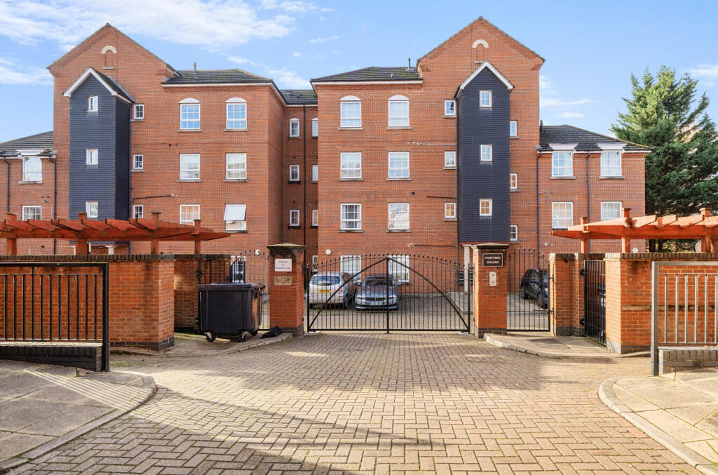 Main image of property: Katesgrove Lane, Reading, Berkshire