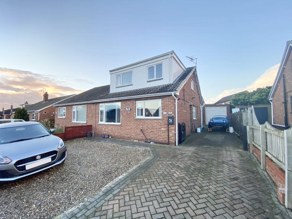 3 bedroom semidetached house for sale in The Mount, Driffield, YO25