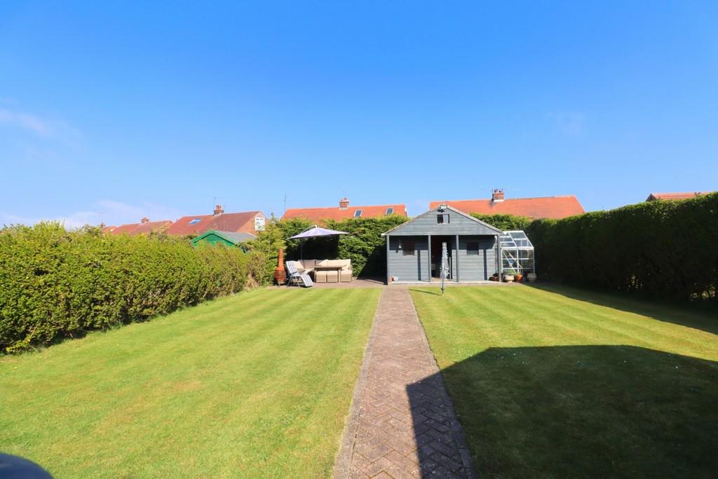 5 bedroom detached house for sale in Bempton Lane, Bridlington, YO16