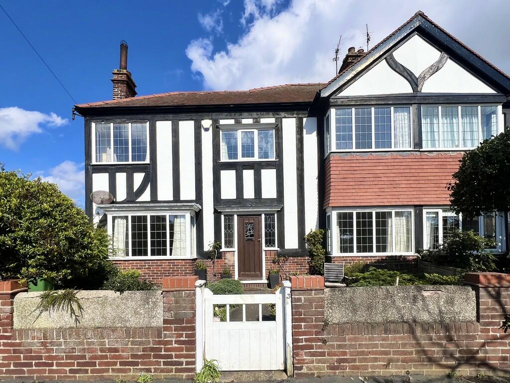 5 bedroom semidetached house for sale in Second Avenue, Bridlington, YO15