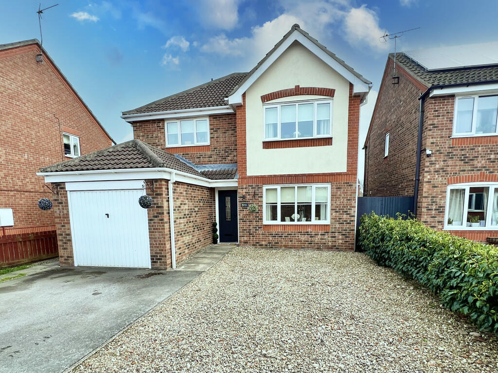 4 bedroom detached house for sale in Bilsdale Crescent , Bridlington , YO16